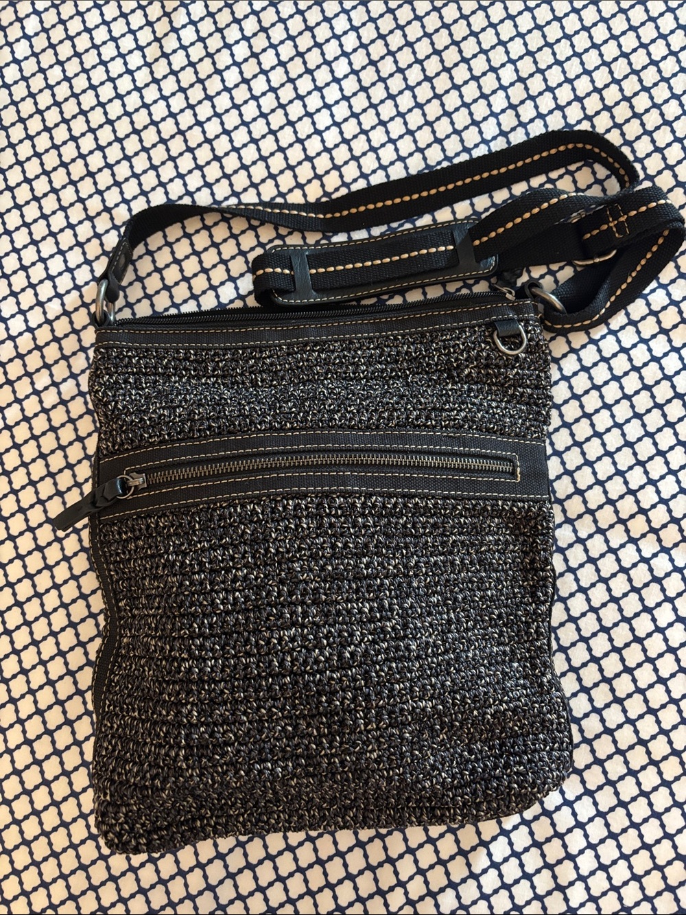 The Sak Woven Crossbody Bag in Black - Stylish Everyday Shoulder Bag